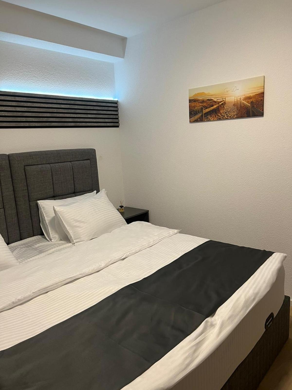 Dido Diamond Hotel Дитценбах Екстериор снимка