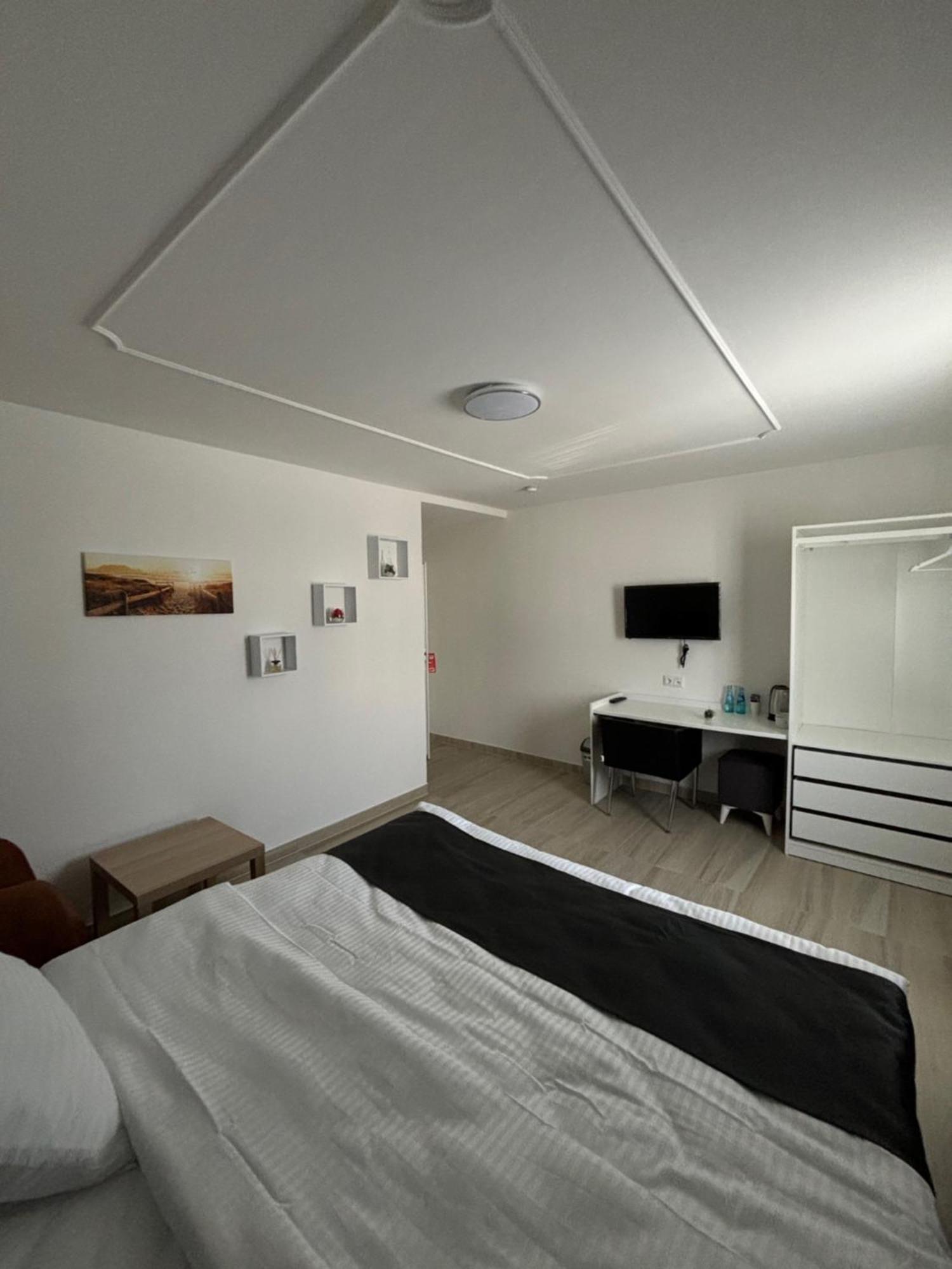 Dido Diamond Hotel Дитценбах Екстериор снимка